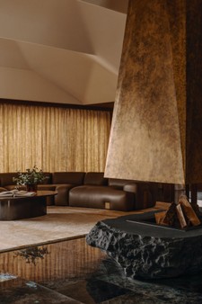 1. ROSEWOOD COURCHEVEL LE JARDIN ALPIN_JARDIN ALPIN APARTMENT_LIVING ROOM_FIREPLACE.jpg